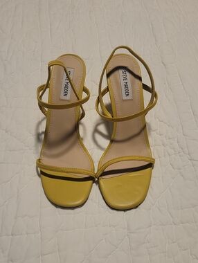 Steve Madden Yellow Strappy Block Heel Sandals